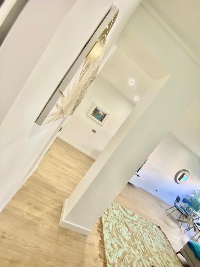 Barcelona Chic Apartments- Free Parking - 10 Min From Bcn City Centre By Metro Exterior foto