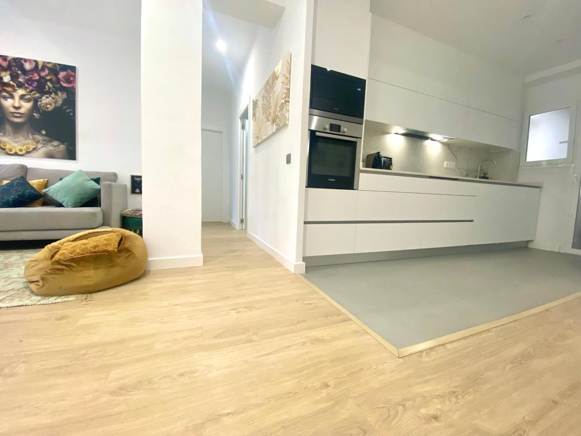 Barcelona Chic Apartments- Free Parking - 10 Min From Bcn City Centre By Metro Exterior foto