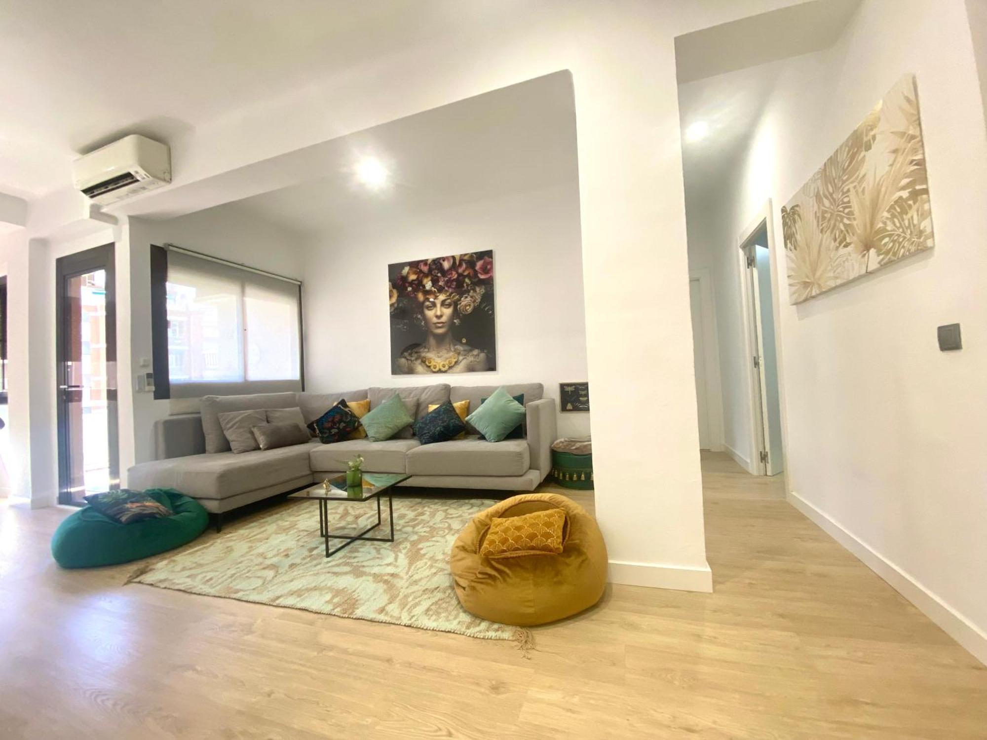 Barcelona Chic Apartments- Free Parking - 10 Min From Bcn City Centre By Metro Exterior foto